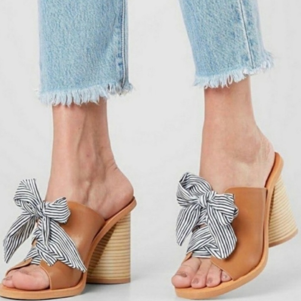 Dolce vita amber sandals - next day ship, last chance b4 donation!!